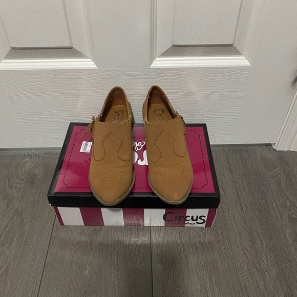 Circus by Sam Edelman western ankle booties in size 6. - Picture 3 of 5